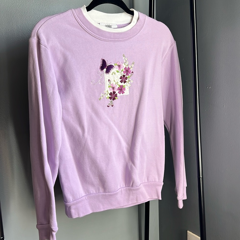 Lavender Sweatshirt embroidered flower and butterfly